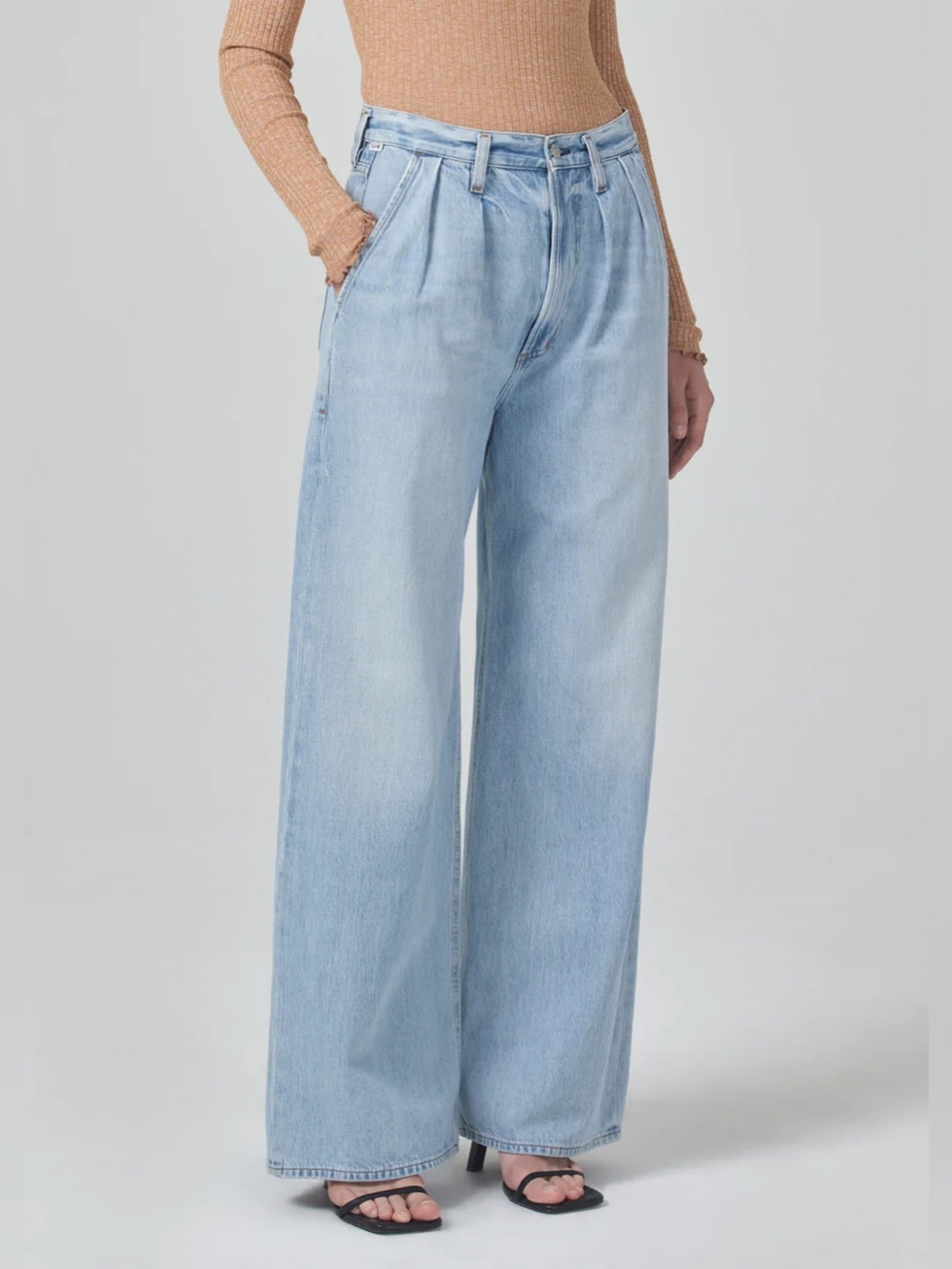 CITIZENS OF HUMANITY Maritzy Pleated Trouser Denim Jean in Copen Light Wash 27